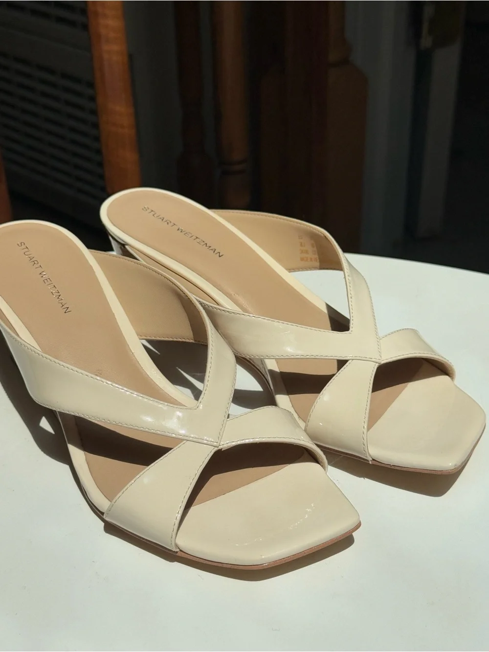 Stuart Weitzman  Miami Cream Patent Leather Wedge Sandals size 8 H41N3 - Picture 2 of 7